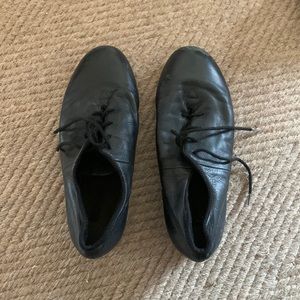 Bloch flex leather tap shoe.  Size 8